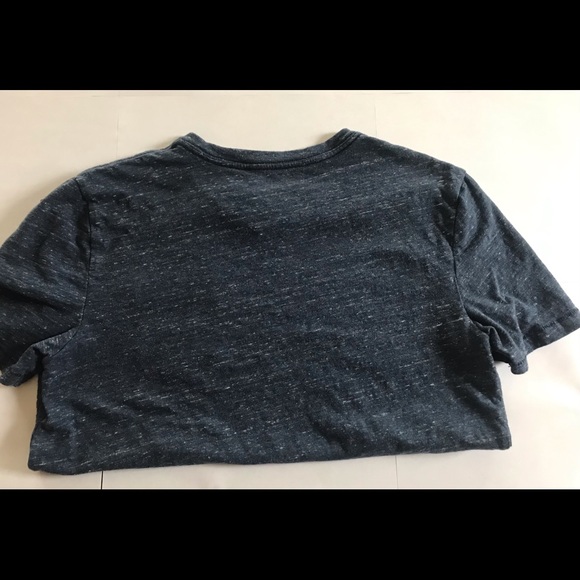 Gap V-neck T-Shirt in XXL (boys) - Picture 6 of 6